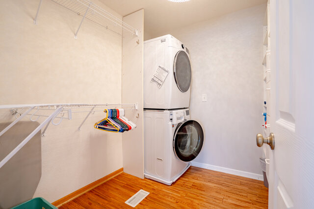 Image 25 for Captain Nest