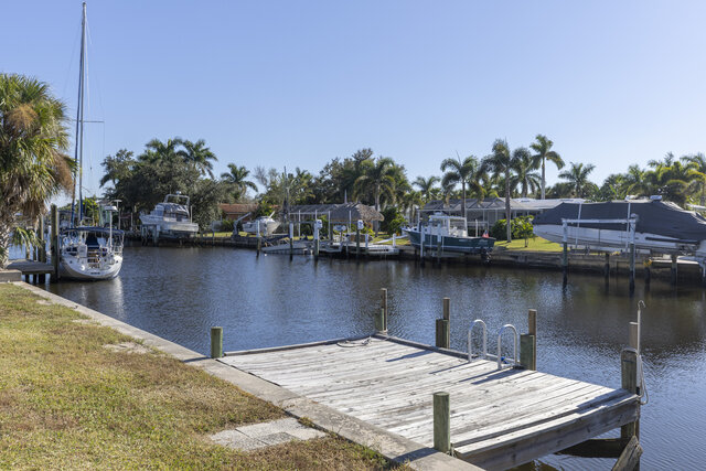 Image 7 for Port Charlotte, Canal, Private Pool