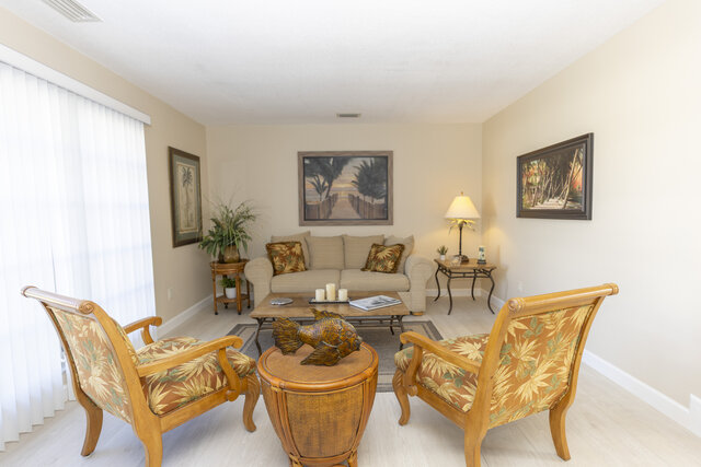 Image 23 for Port Charlotte, Canal, Private Pool