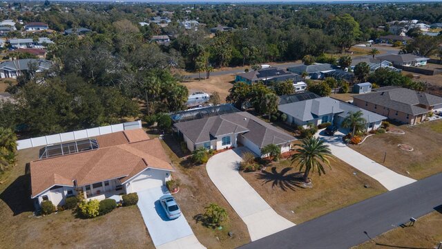 Image 25 for Pet friendly, heated saltwater  pool