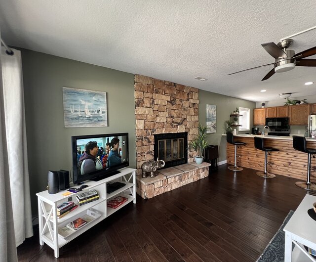 Image 4 for Baypoint Condo