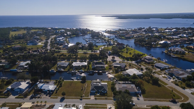 Image 1 for Port Charlotte, Canal, Private Pool