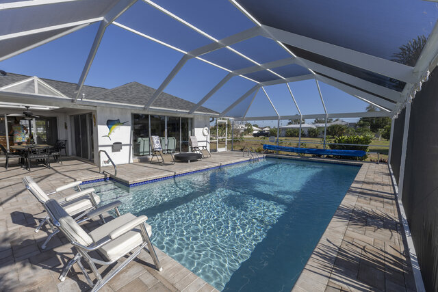 Image 3 for Port Charlotte, Canal, Private Pool