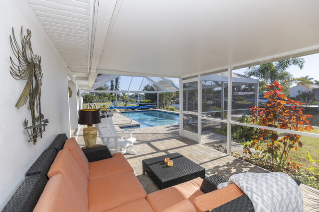 Image 10 for Port Charlotte, Canal, Private Pool