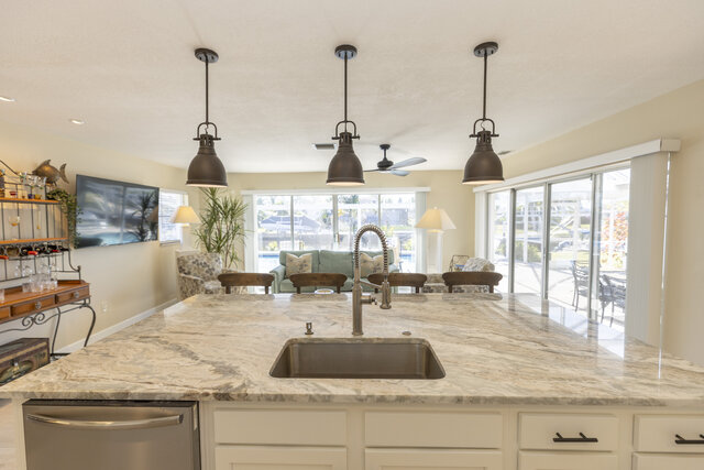 Image 12 for Port Charlotte, Canal, Private Pool