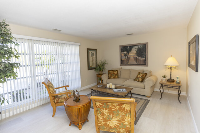 Image 22 for Port Charlotte, Canal, Private Pool