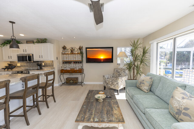 Image 18 for Port Charlotte, Canal, Private Pool