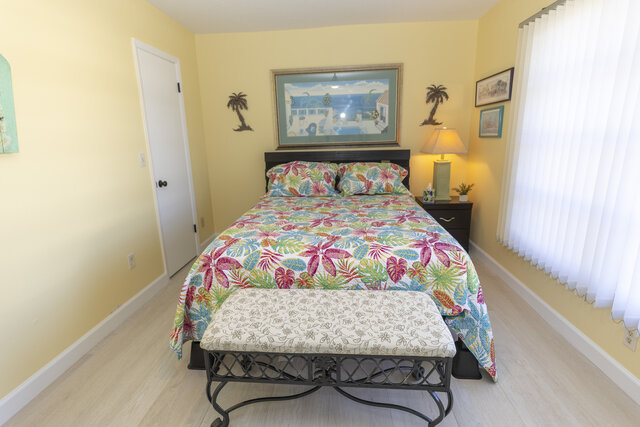 Image 9 for Pet friendly, heated saltwater  pool