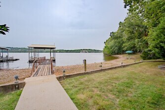 Image 3 for Vacation Home to the Lake Gentle shoreline 59
