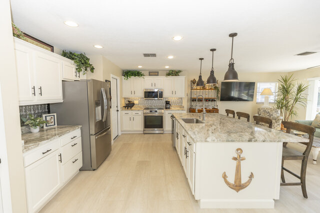 Image 13 for Port Charlotte, Canal, Private Pool