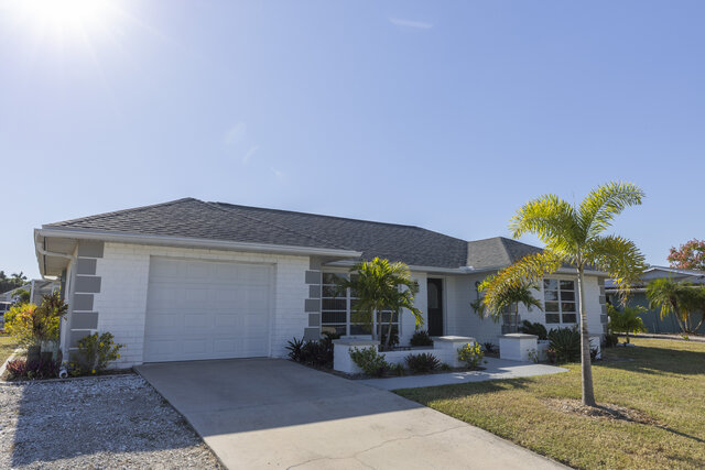 Image 4 for Port Charlotte, Canal, Private Pool