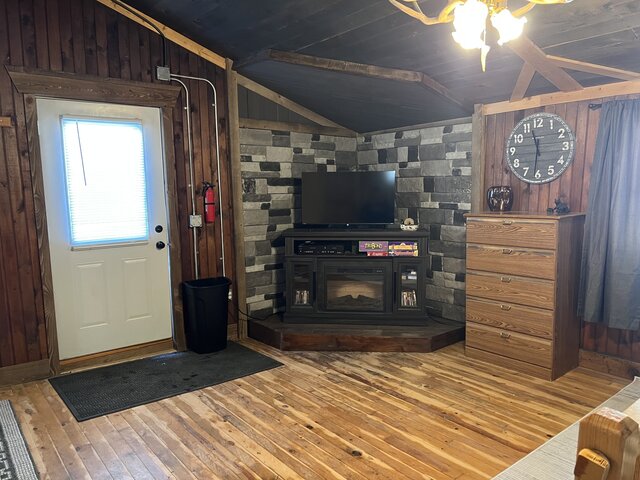 Image 3 for 03)  Black Bear Cabin (L3)