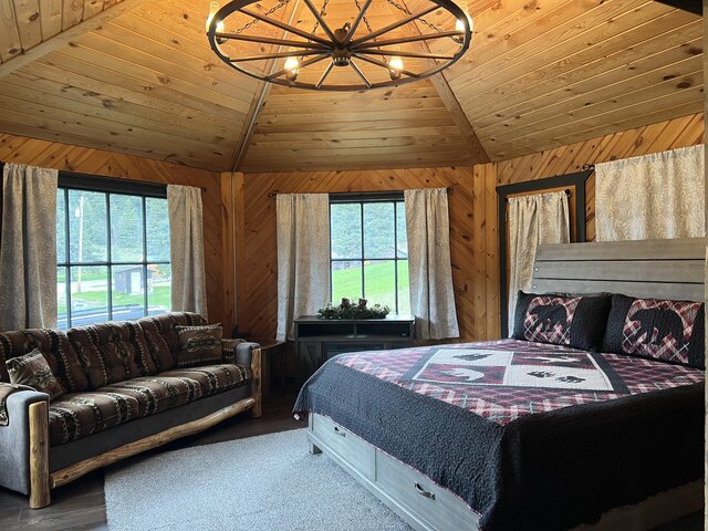 Image 1 for 02) Grizzly Bear Cabin (L2)