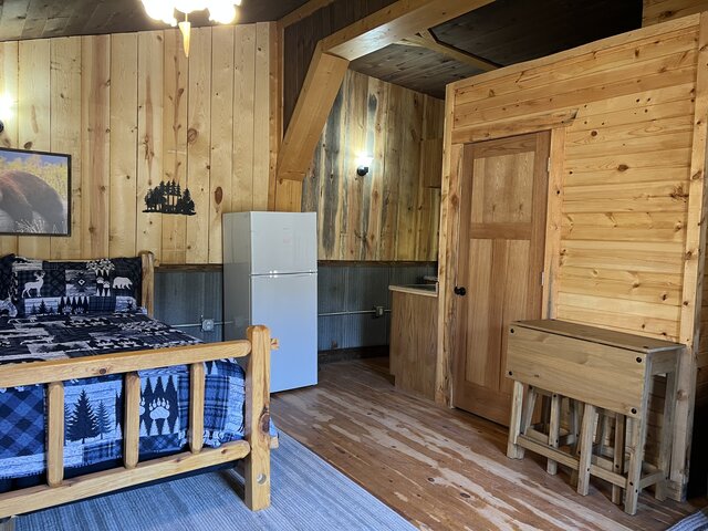 Image 5 for 03)  Black Bear Cabin (L3)