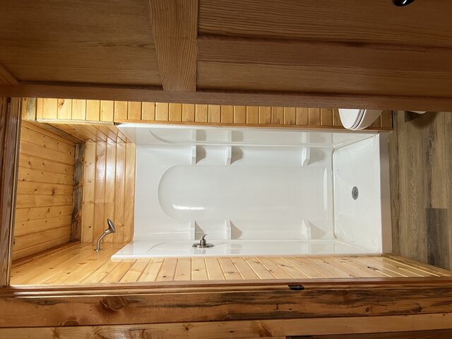 Image 7 for 03)  Black Bear Cabin (L3)