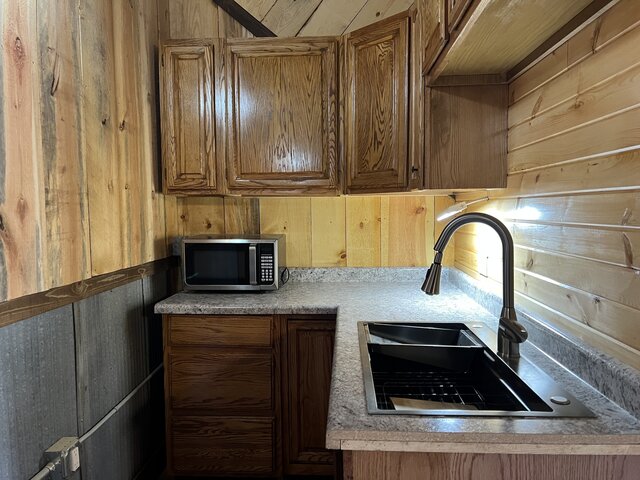 Image 2 for 03)  Black Bear Cabin (L3)