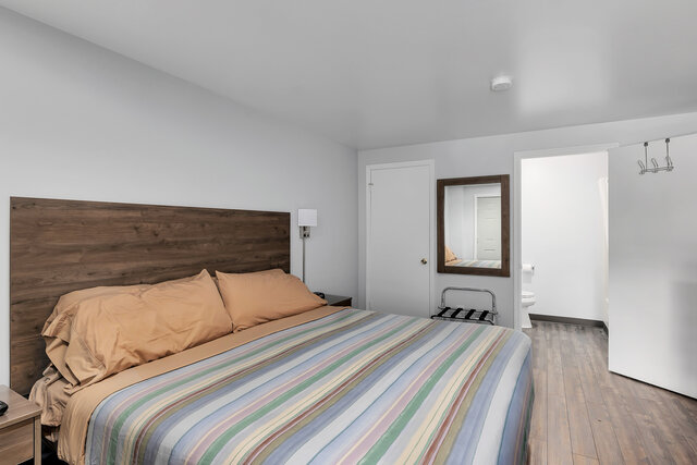 Image 4 for M2) Extra Room M2 (King Bed)