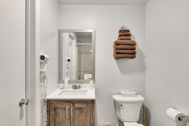 Image 5 for M2) Extra Room M2 (King Bed)