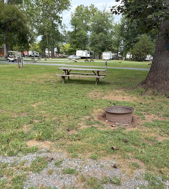 Image 2 for 020 Back in (no sewer) 30 Amp, 34'