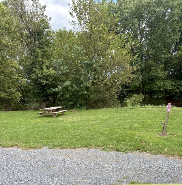 Image 1 for 027 Back in (no sewer) 30 Amp, 34'