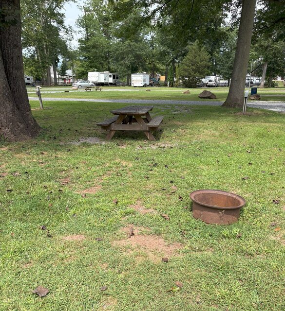 Image 2 for 021 Back in (no sewer) 30 Amp, 28'