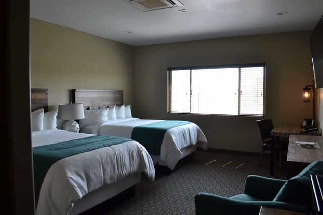 Image 2 for Deluxe Double Queen Rooms