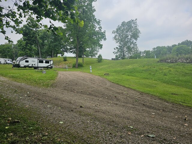 Image 3 for 095) Back-in site