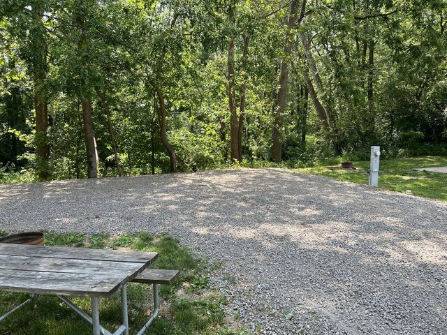 Image 2 for 055) Back-in site