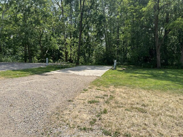 Image 1 for 054) Back-in site