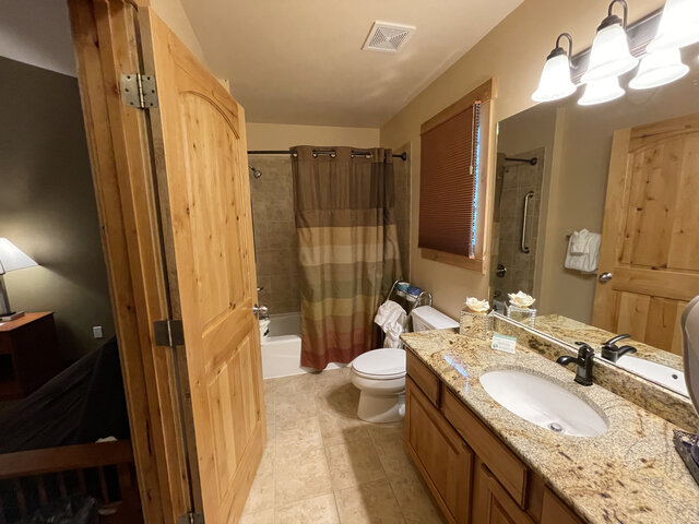 Image 6 for Deluxe King Room