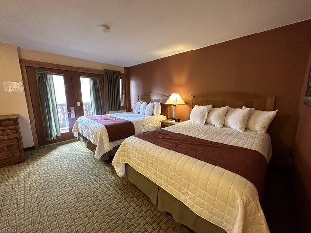 Image 2 for Standard 2 Queen Room- Riverside