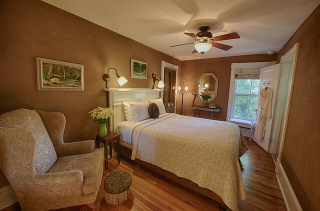 Image 5 for The Peter's Suite