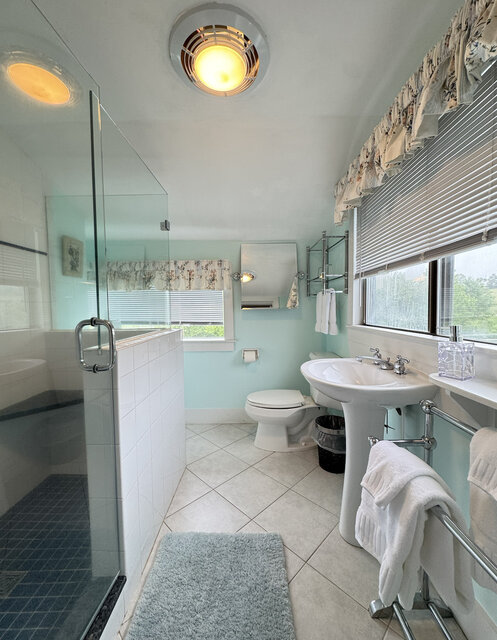 Image 2 for The Peter's Suite