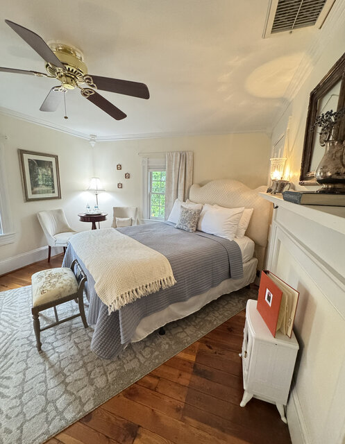 Image 4 for The Peter's Suite