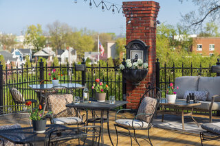 Market-Street-Inn-exteriors-deck-3