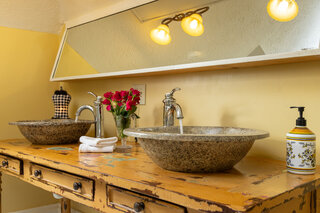 Market-Street-Inn-Rooms-Renaissance-8