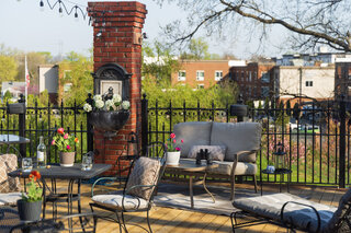 Market-Street-Inn-exteriors-deck