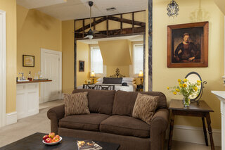 Market-Street-Inn-Rooms-Renaissance