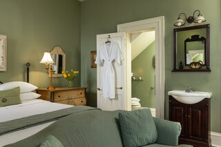 Market-Street-Inn-Rooms-Garden-2