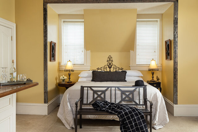 Image 2 for Renaissance Suite