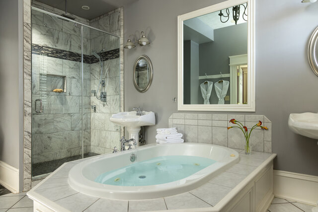 Image 7 for Royal Executive Suite