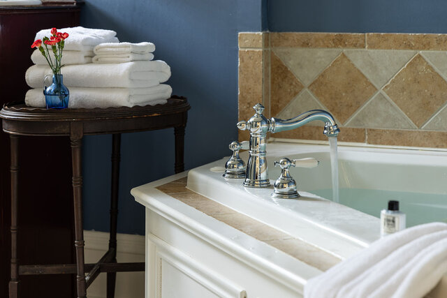 Image 6 for River Breeze Suite