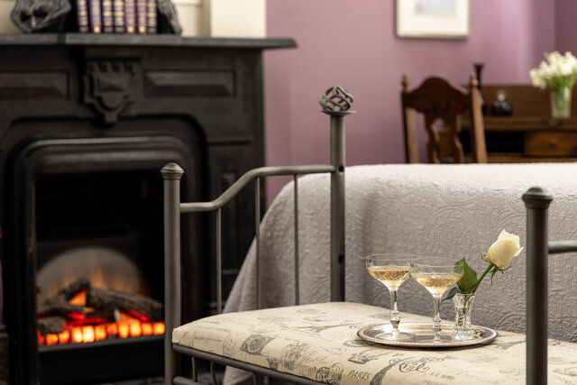 Image 4 for Royal Executive Suite