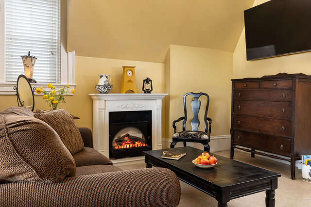 Image 3 for Renaissance Suite