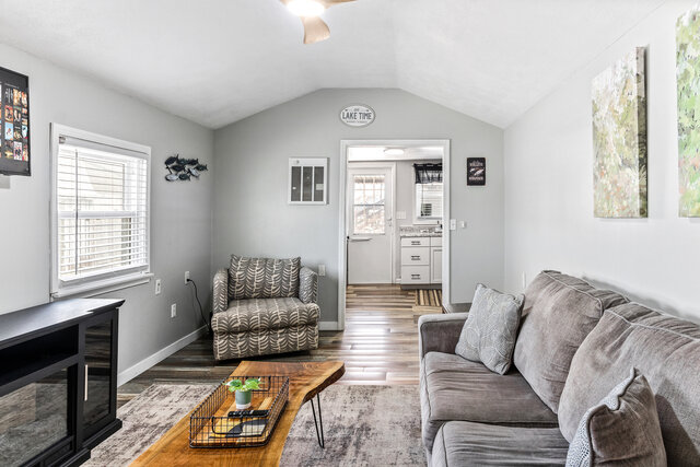 Image 3 for Cottage C - Sleeps 5!