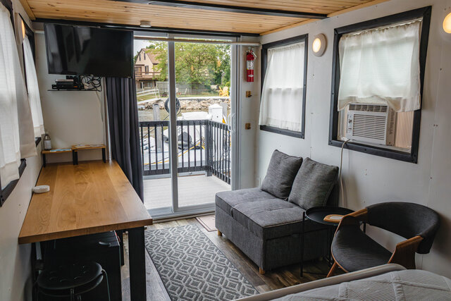 Image 2 for Tiny Houseboat Dock A #6