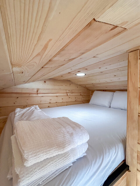 Image 4 for Lux Houseboat Ensuite w/ Loft #6