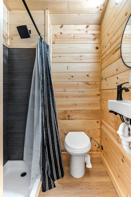 Image 6 for Lux Houseboat Ensuite w/ Loft #7