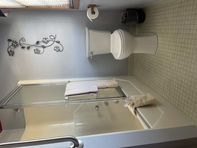 Image 6 for Leon's Room