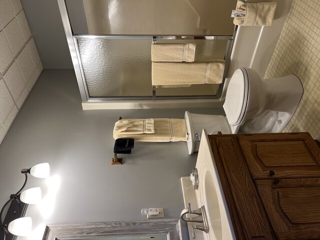 Image 5 for Naomi's Room